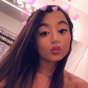 Meet your Posher, Alexis